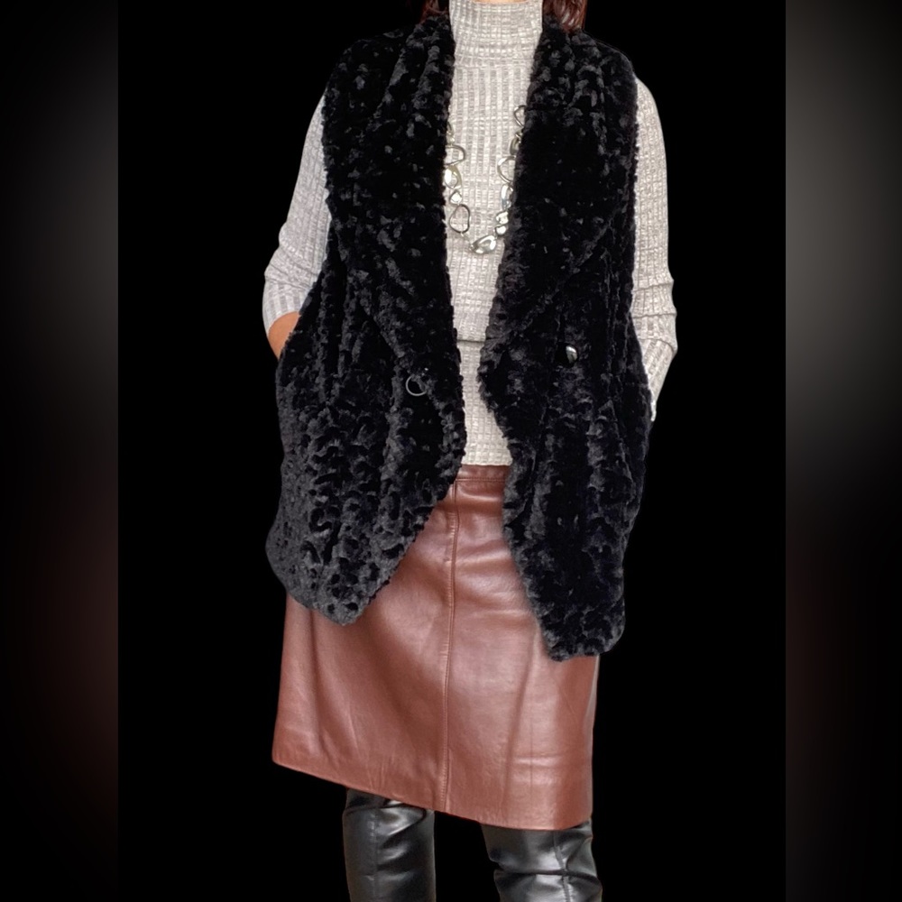 Adrienne Landau Faux Fur vest Size XS impeccable design perfect condition